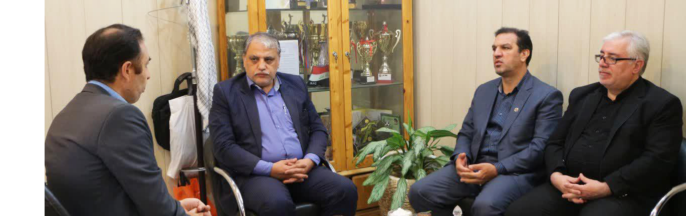 بازدید فرماندار شهرستان کاشان از اداره ورزش و جوانان 