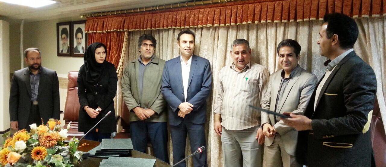 مراسم تجلیل بانوان قهرمان كشور داي دو کاشان  