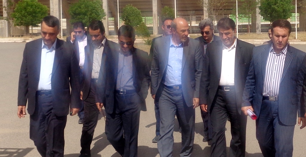بازدید غیر سمی وزیر ورزش از اماکن ورزشی شهرستان کاشان